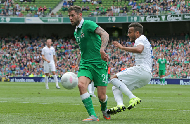 Daryl Murphy with Ryan Bertrand