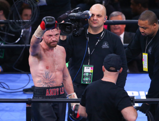 Andy lee salutes the crowd