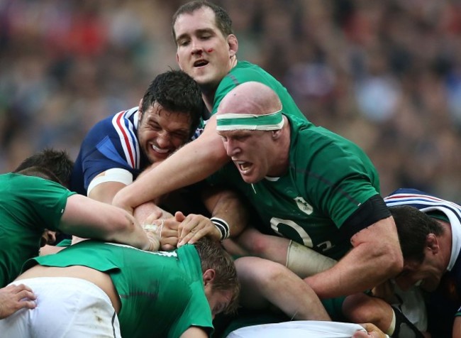 Damien Chouly with Devin Toner and Paul OÕConnell in a maul