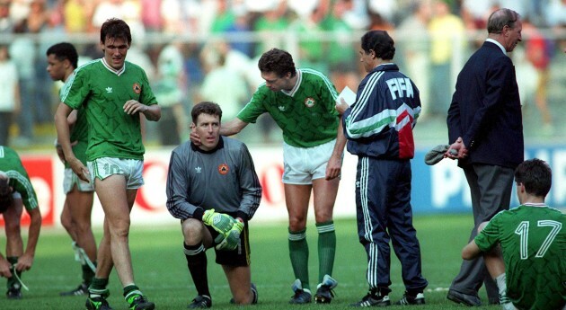 Packie Bonner and David O'Leary before the penalty shootout in Genoa