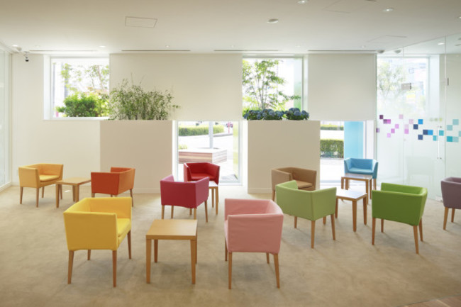 9_emmanuelle_moureaux_sugamo_shinkin_bank_nakaaoki