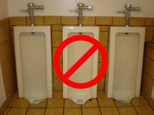 3_urinals