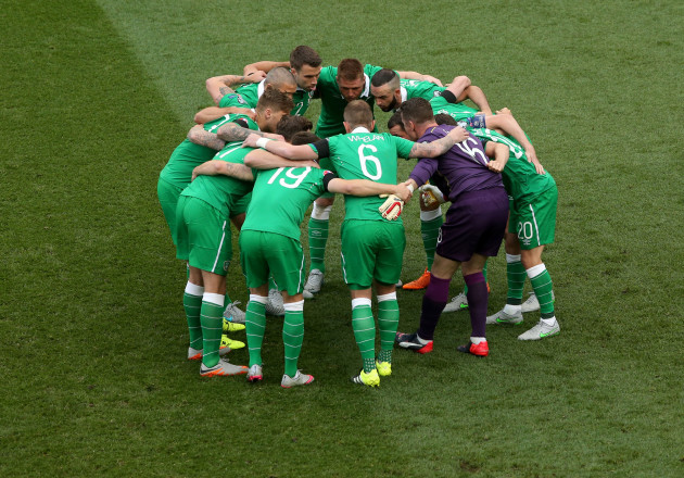 Ireland huddle