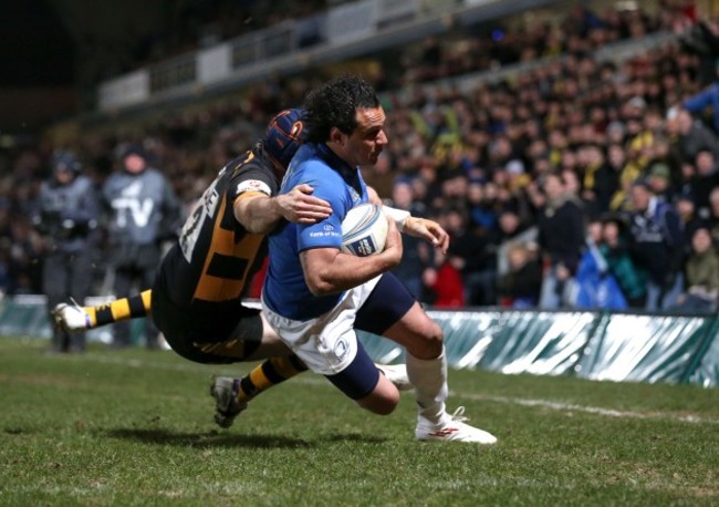 Isa Nacewa scores a try