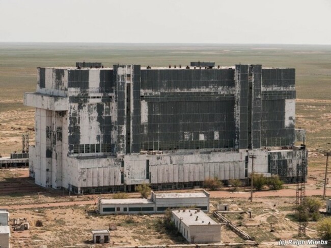 the-abandoned-garage-also-called-a-hangar-is-located-on-a-site-that-belong-to-russias-space-launch-facility-called-baikonur-cosmodrome-where-rockets-are-still-launched-today