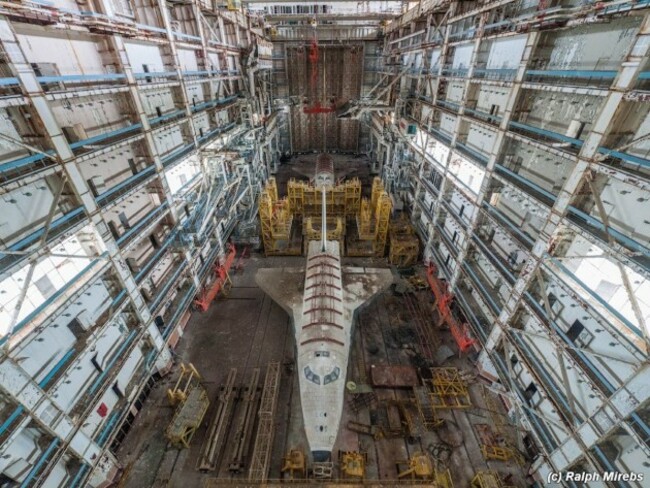 mirebs-took-this-epic-shot-of-both-shuttles-from-a-viewing-platform-at-one-end-of-the-hangar