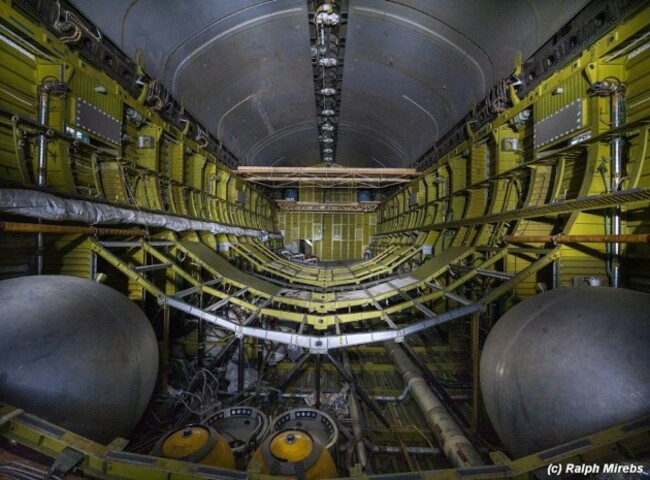 mirebs-had-to-light-up-the-inside-of-the-back-of-the-shuttle-to-take-this-amazing-shot-this-interior-is-remarkably-similar-to-the-interior-of-nasas-space-shuttles