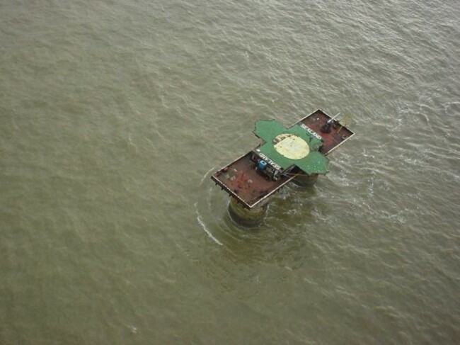 as-you-can-see-its-pretty-small-and-isolated-with-a-helicopter-platform-taking-up-much-of-the-space-at-the-top-of-the-building-full-time-military-personnel-were-withdrawn-from-the-structure-in-1956