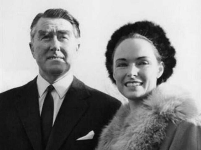 in-1967-former-british-army-major-roy-bates-took-over-the-fort-with-the-idea-of-setting-up-a-pirate-radio-station-keeping-others-who-had-the-same-idea-at-bay