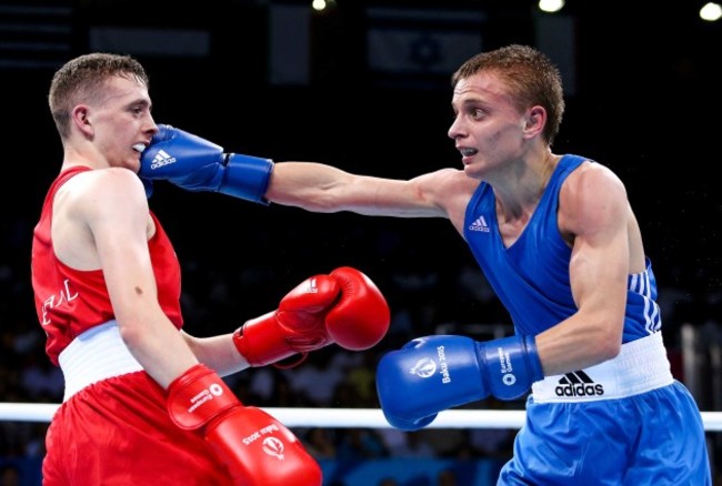 Brendan Irvine in action against Dmytro Zamotayev