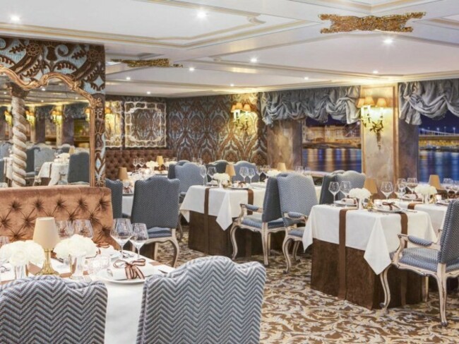 for-a-more-fancy-meal-guests-can-head-to-the-baroque-restaurant