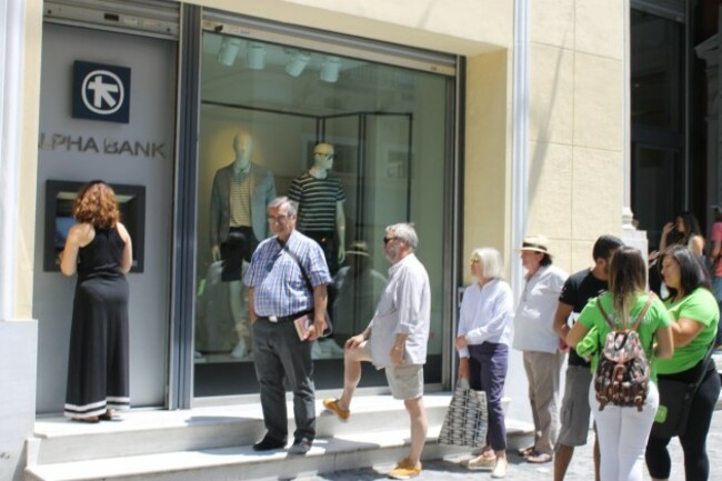 i-passed-a-small-atm-line-of-greeks-trying-to-reclaim-their-deposits-too
