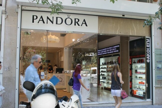 in-the-firms-latest-report-ermou-costs-just-253-per-square-foot-a-decline-of-nearly-50-from-its-heyday