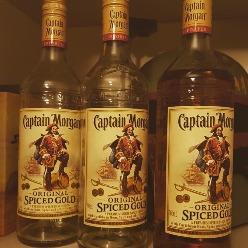 just cracked the third bottle since being in this house... i've been here for just under three weeks... ⛵ #husband #predrinks #captainmorgans #ohcaptainmycaptain #turdlife
