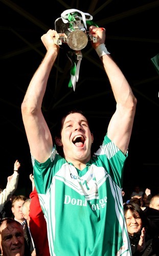 Seamus Callanan lifts the cup