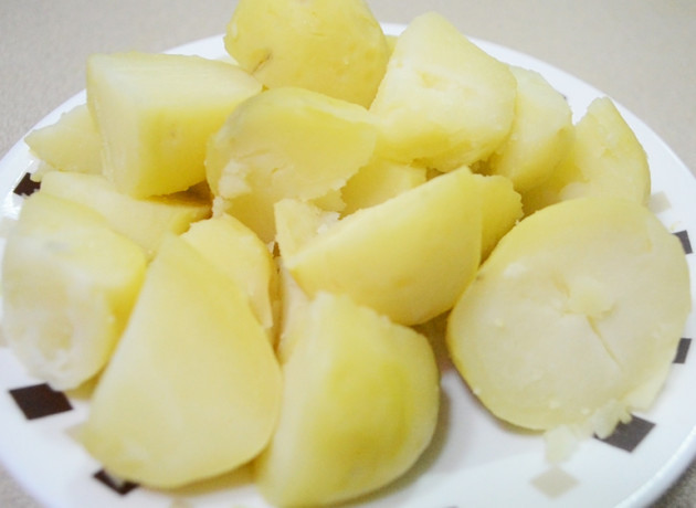 boiled-potatoes-2-630x460