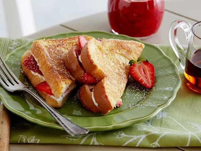 PB0902H_strawberry-cream-cheese-stuffed-french-toast_s4x3.jpg.rend.sni18col