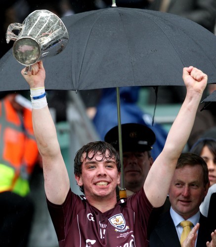 Shane Maloney lifts the cup