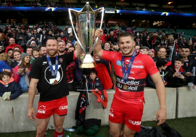 Matt Giteau and Drew Mitchell celebrate with fans