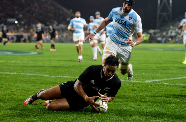 Julian Savea scores a try