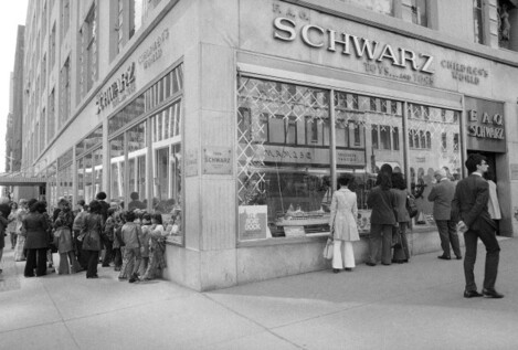 FAO Schwarz Fifth Avenue space to be overhauled as toy store moves