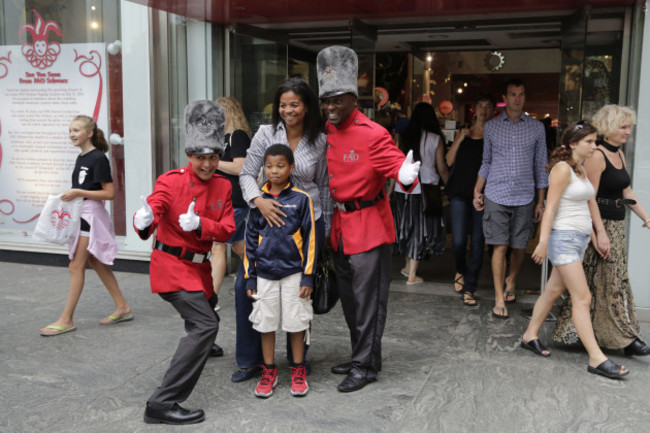 FAO Schwarz Closing