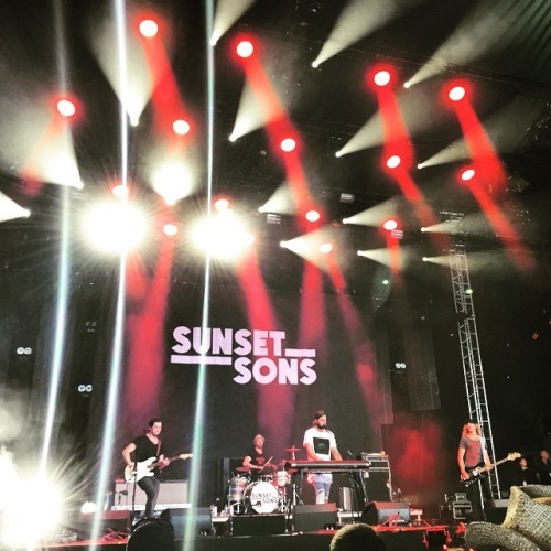 Well done @sunsetsons epic set!