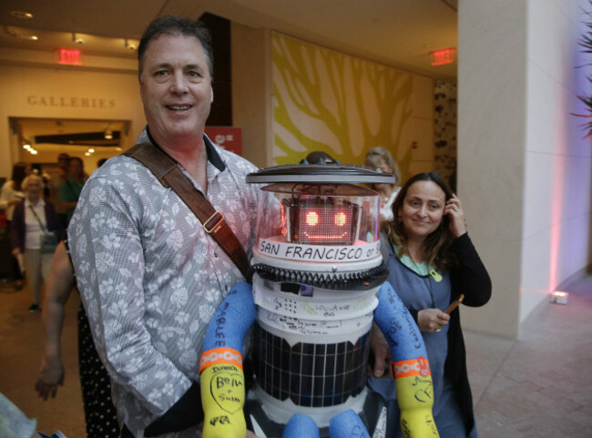 Hitchhiking Robot