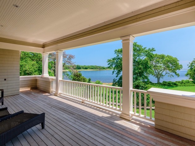 step-onto-the-balcony-and-youve-got-a-perfect-view-of-the-water
