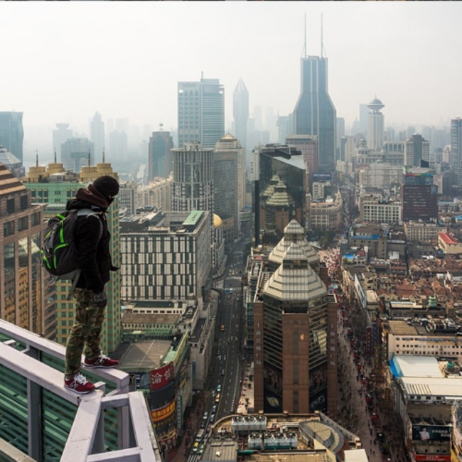 they-climb-buildings-without-safety-ropes-or-harnesses-what-they-do-may-not-be-legal-in-most-parts-of-the-world-so-they-use-pseudonyms-to-avoid-getting-caught