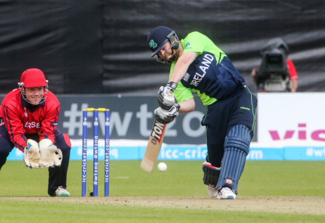 Paul Stirling batting