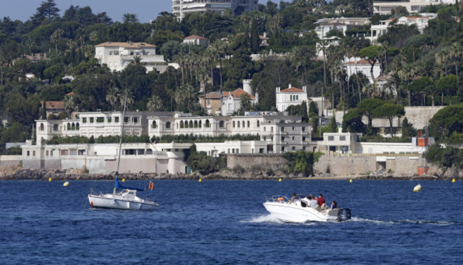 France Saudi King Beach Flap