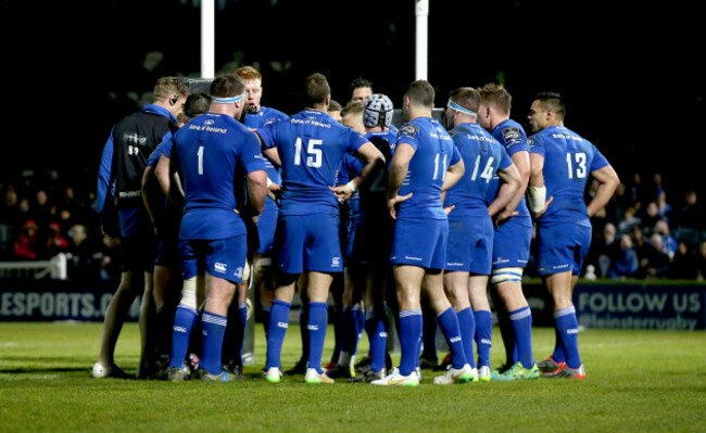 Leinster players huddle