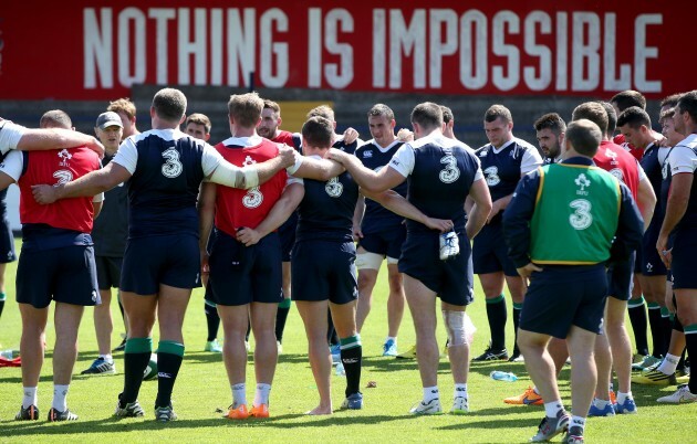 Joe Schmidt talks to his players