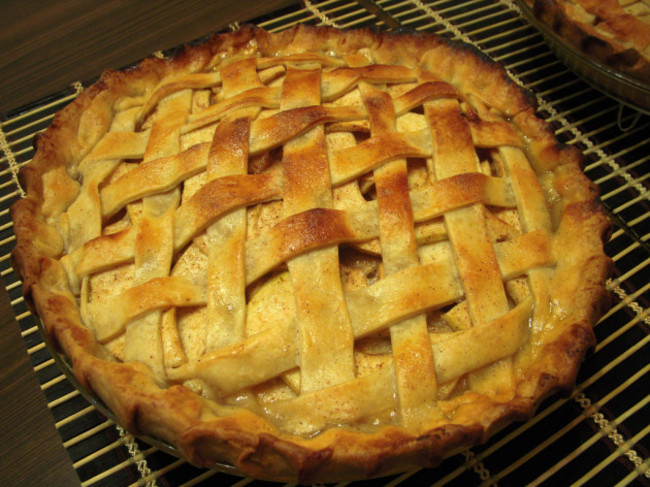 11/21: Apple pie and my first diamond lattice crust!