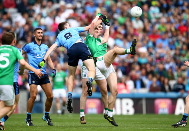 Brian Fenton with Eoin Donnelly and Richard OÕCallaghan