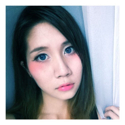 Trending in Japan: Under eye blush look. Apparently its a seductive look as it resembles the look when you are drunk x'D #undereyeblush #makeup