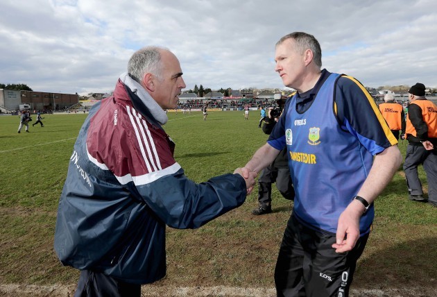 Anthony Cunningham shakes hands with Eamonn O'Shea