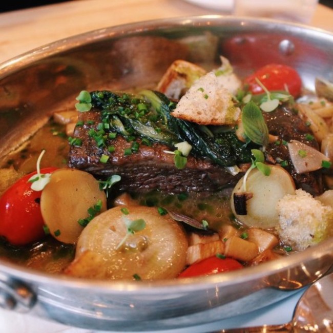 And finally, the #BeefBourguignon at #OspreyTavern. The #ShortRib was braised for 72-hours, yes 72 hours, which resulted in an extremely tender hunk of meat. The dish also had blistered tomatoes, charred romaine, royal trumpet mushrooms, sweet onions, and fingerling potatoes. @Lemonhearted and I drank the sauce like it was soup...#noshame.