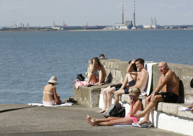 12/08/2015. Summer. Members of the public relax at