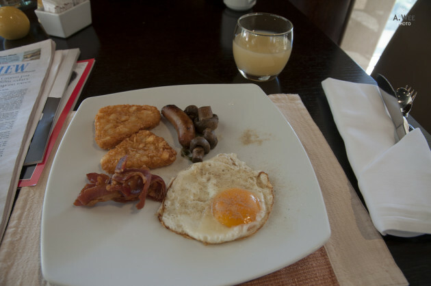 Breakfast at the Shangri-la