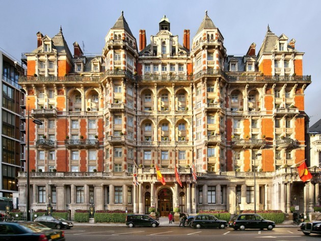 the-worlds-richest-usually-rent-flats-in-knightsbridge-like-here-in-the-mandarin-oriental-hotel-which-is-close-to-harrods-and-the-luxury-boutiques-of-brompton-road-and-sloane-street-other-properties-are-available-in-mayfair
