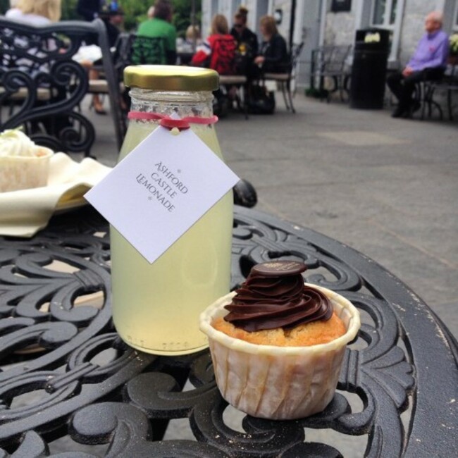 Little treats after a long hike! #ashfordcastle #homemadelemonade #cupcake #treats