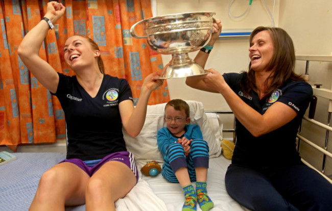 Jason Harper with Joanne Casey and Aoife Murray 15/9/2014