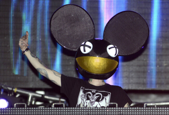 1035x702-20140424-deadmau5-x1800-1398358641