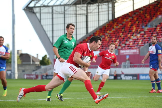 Matt D'Arcy scores a try