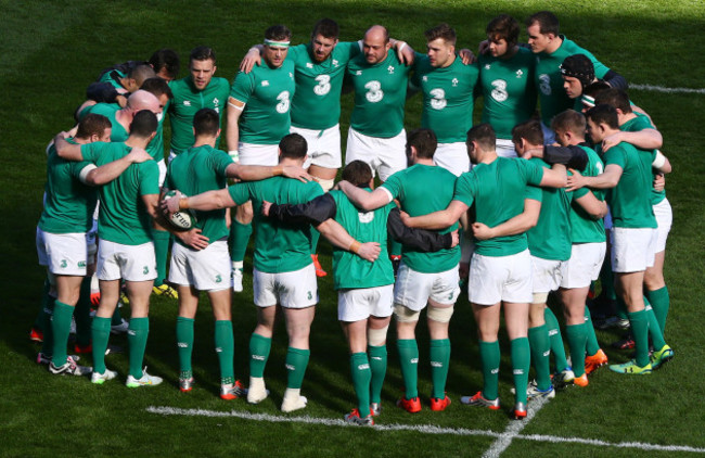 Ireland team huddle before the game