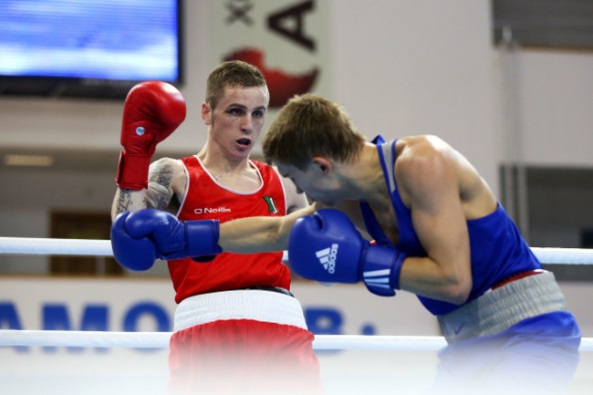 Dean Walsh in action against Vitaly Dunaytsev