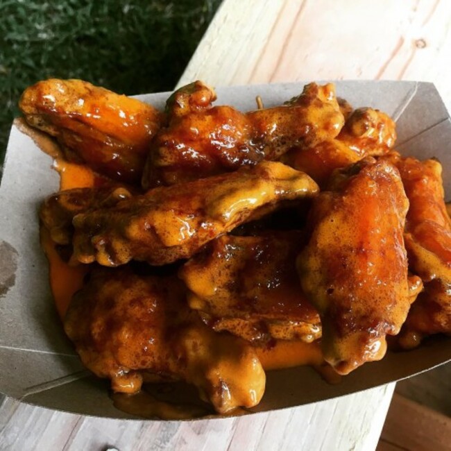 No BBQ festival is complete without a massive portion of wings.. had to find a quiet place underneath a tree to run through this #BBQ #BigGrill #Dublin