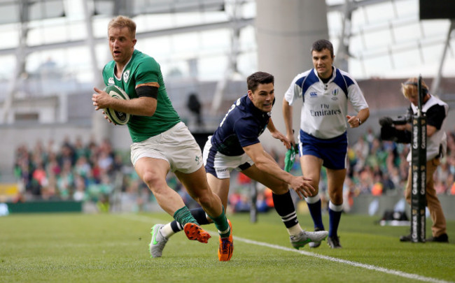 Luke Fitzgerald gets past Sam Hidalgo-Clyne